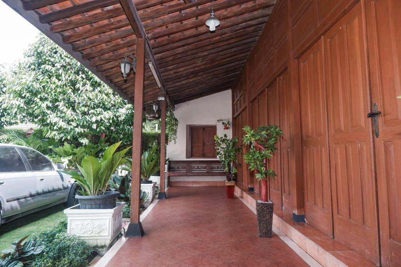 Oyo 405 Wisma Yosoputro Tanjungtirto Esterno foto