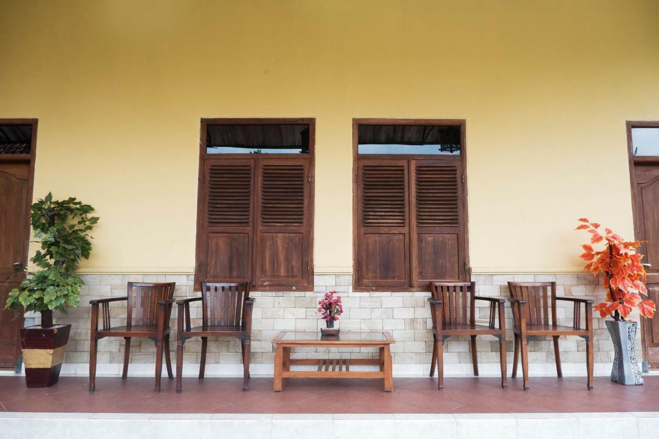 Oyo 405 Wisma Yosoputro Tanjungtirto Esterno foto
